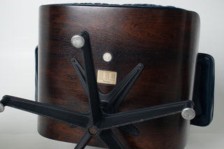 Early First Generation Eames 670/671 Lounge Chair & Ottoman in Brazilian Rosewood and Midnight Blue Leather