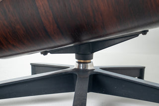 Early First Generation Eames 670/671 Lounge Chair & Ottoman in Brazilian Rosewood and Midnight Blue Leather