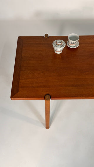 Hans Wegner Flip Top Coffee Table for Johannes Hansen – Teak, Oak, and Black Laminate