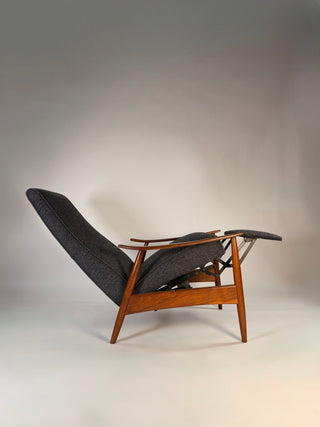 Milo Baughman Recliner 74 by Thayer Coggin