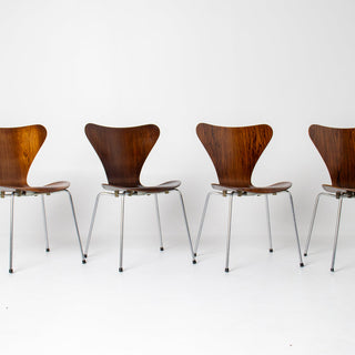 Set of 4 Arne Jacobsen for Fritz Hansen Series 7 Chairs in Rosewood Model 3107