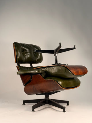 2nd Generation Rosewood Eames Lounge Chair 670/671 by Herman Miller