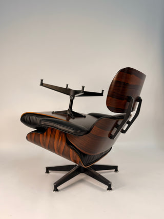 Dramatic Striped Eames Lounge Chair & Ottoman 670/671 – 3rd Generation: Early 1970s | Rosewood & Black Leather