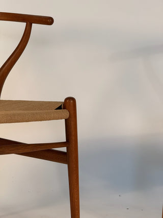 Pair of  Vintage Hans Wegner Wishbone Chairs for Carl Hansen