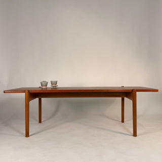 Hans Wegner Flip Top Coffee Table for Johannes Hansen – Teak, Oak, and Black Laminate
