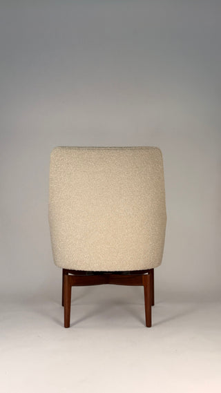 Pair of Jens Risom Swivel Lounge Chairs in Cream Bouclé with Walnut Bases
