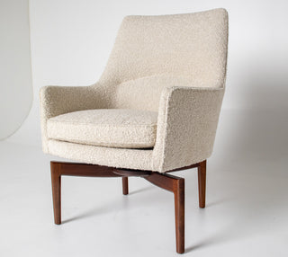 Pair of Jens Risom Swivel Lounge Chairs in Cream Bouclé with Walnut Bases