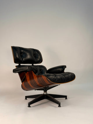 Dramatic Striped Eames Lounge Chair & Ottoman 670/671 – 3rd Generation: Early 1970s | Rosewood & Black Leather