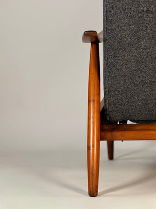 Milo Baughman Recliner 74 by Thayer Coggin