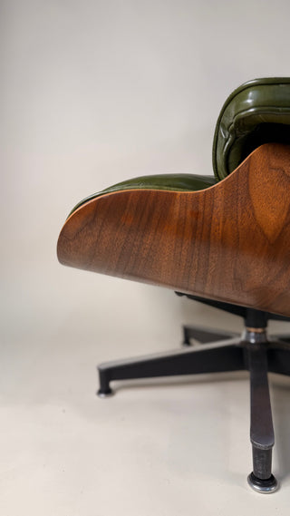 Rare Vintage Eames Lounge Chair & Ottoman 670/671 – 2nd Generation, 1960s | Walnut & Moss Green Leather
