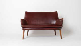 Hans Weger CH72 Sofa in Oxblood Leather