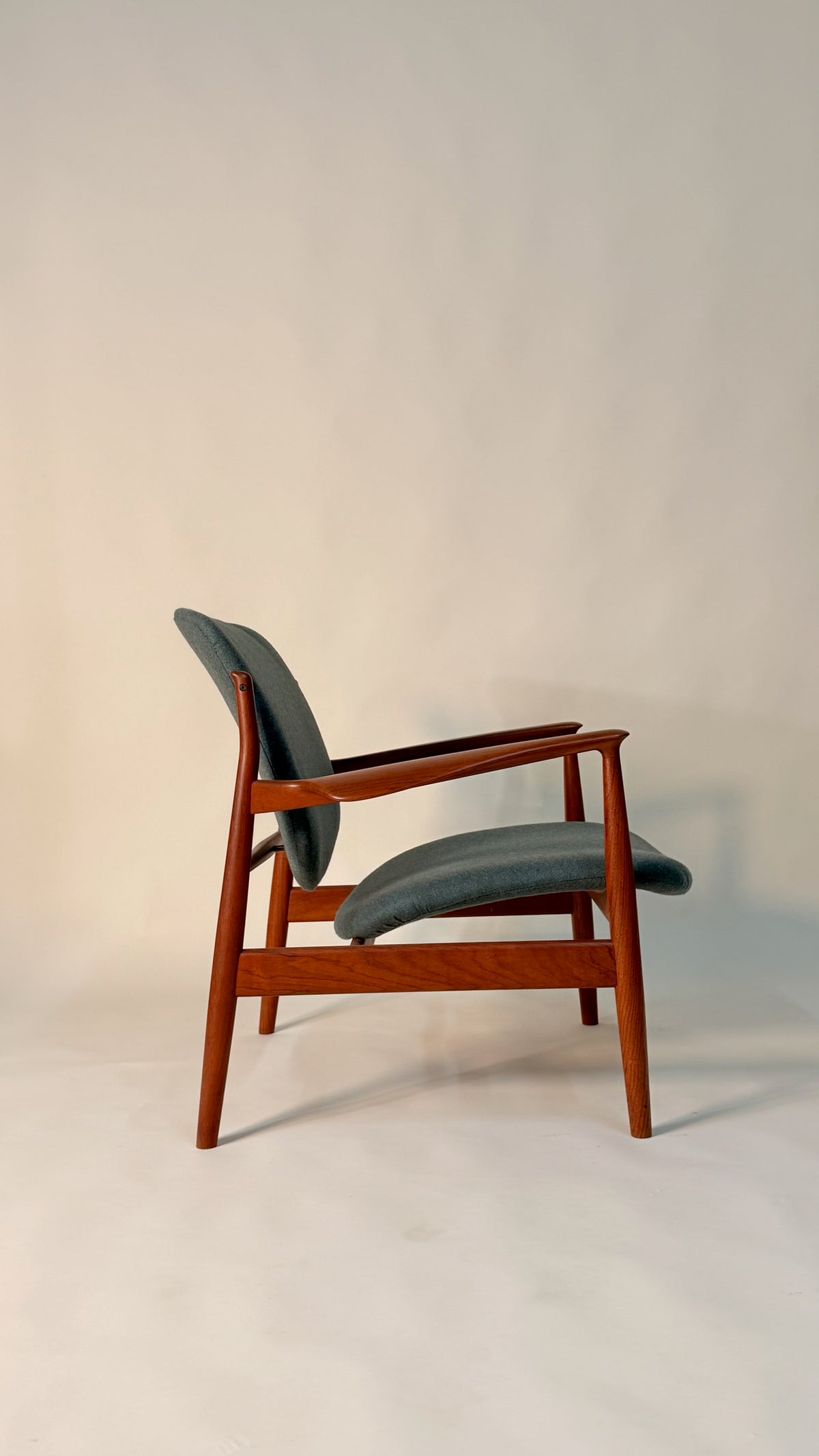 FINN JUHL SCANDINAVIAN FURNITURE希少 112: FINN JUHL, armchair, model NV-48 < Scandinavian Design