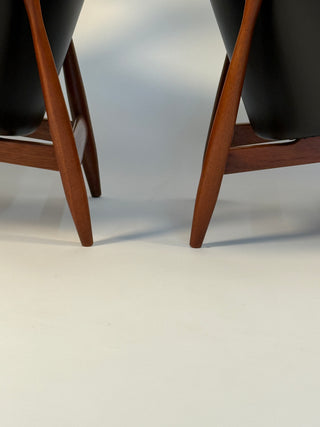 Rare Pair of Vintage Elizabeth Lounge Chairs by Ib Kofod Larsen