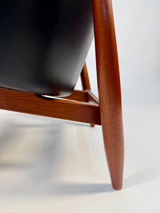 Rare Pair of Vintage Elizabeth Lounge Chairs by Ib Kofod Larsen