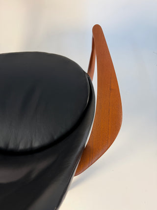 Rare Pair of Vintage Elizabeth Lounge Chairs by Ib Kofod Larsen