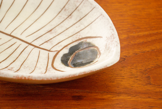 Lagardo Tackett & Kenji FujIta Ceramic Fish Dishs or Spoon Rest Circa 1950s