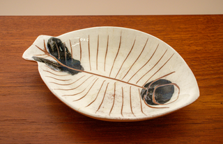Lagardo Tackett & Kenji FujIta Ceramic Fish Dishs or Spoon Rest Circa 1950s
