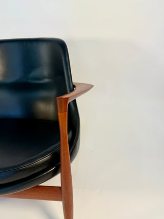 Rare Pair of Vintage Elizabeth Lounge Chairs by Ib Kofod Larsen