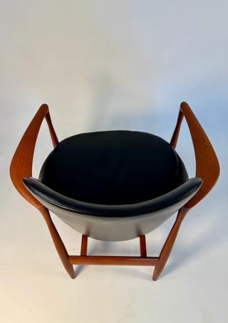 Rare Pair of Vintage Elizabeth Lounge Chairs by Ib Kofod Larsen