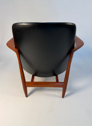 Rare Pair of Vintage Elizabeth Lounge Chairs by Ib Kofod Larsen
