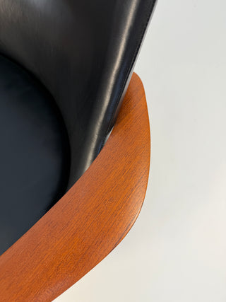 Rare Pair of Vintage Elizabeth Lounge Chairs by Ib Kofod Larsen