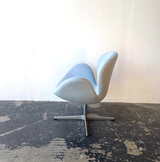 Swan Chair by Arne Jaccobsen