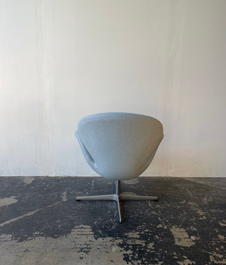 Swan Chair by Arne Jaccobsen