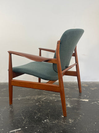 Finn Juhl Model 136 Lounge Chair for France & Son Circa 1950's