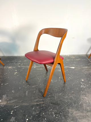 Set of Six Johannes Andersen Dining Chairs for Vamo Sonde, Denmark
