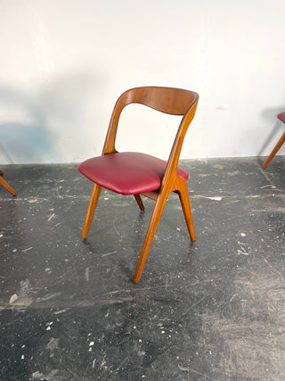 Set of Six Johannes Andersen Dining Chairs for Vamo Sonde, Denmark
