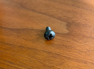 Eames Lounge Chair (670) Arm screw