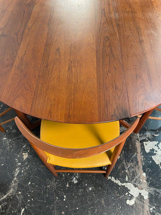 Peter Hvidt & Orla Molgaard-Nielsen Drop Leaf Dining Table in Solid Teak