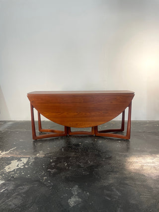 Peter Hvidt & Orla Molgaard-Nielsen Drop Leaf Dining Table in Solid Teak