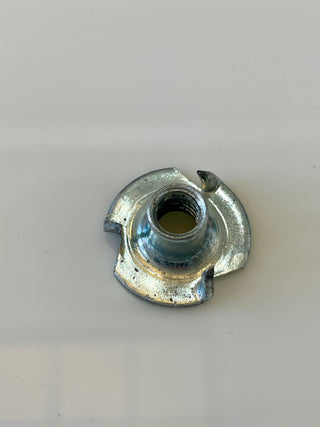 Eames Lounge Chair 670 / 671 Metal Fastener for Base