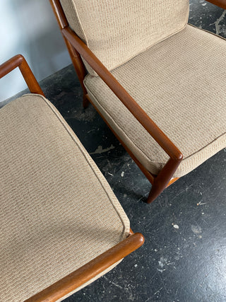 Pair of T.H. Robsjohn-Gibbings Lounge Chairs for Widdicomb