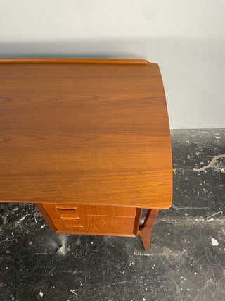 Svend Aage Madsen Bow Front Desk in Teak for HP Hansen, Denmark Circa 1960's