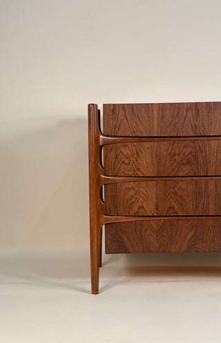 William Hinn Sculpted Walnut 4-Drawer Dresser – Made in Sweden, c. 1950s
