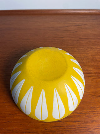 Cathrineholm Lotus 8" Yellow Enamelware Bowl