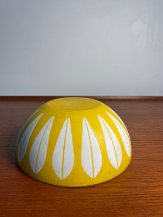 Cathrineholm Lotus 8" Yellow Enamelware Bowl
