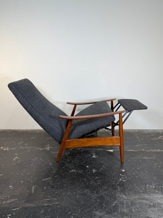 Milo Baughman Recliner 74 by Thayer Coggin