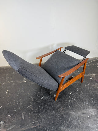 Milo Baughman Recliner 74 by Thayer Coggin