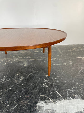 Danish Modern Round Coffee Table in the Style of Arne Vodder