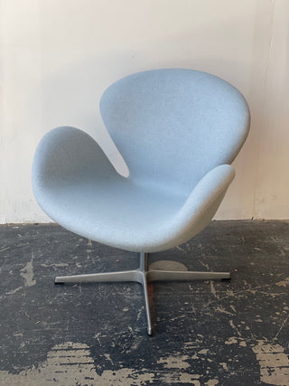 Swan Chair by Arne Jaccobsen