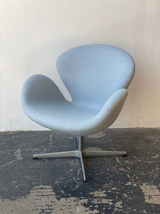 Swan Chair by Arne Jaccobsen
