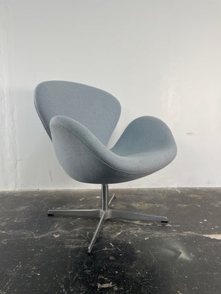 Swan Chair by Arne Jaccobsen