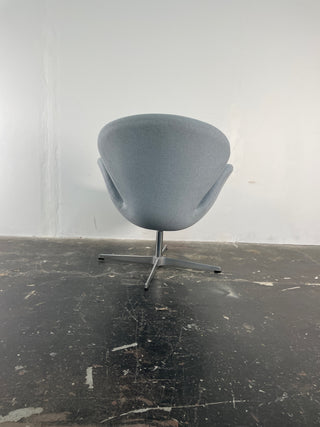Swan Chair by Arne Jaccobsen