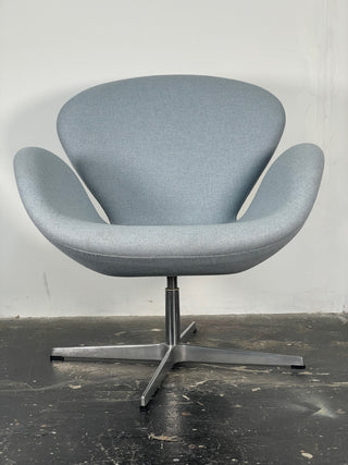 Swan Chair by Arne Jaccobsen