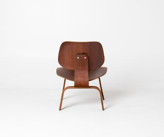 Eames LCW 5-2-5 in Walnut Evans Production