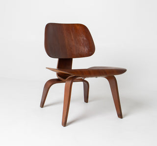 Eames LCW 5-2-5 in Walnut Evans Production