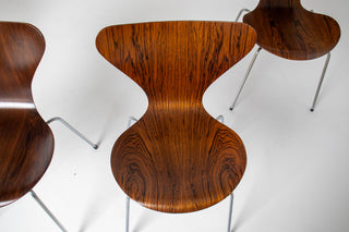 Set of 4 Arne Jacobsen for Fritz Hansen Series 7 Chairs in Rosewood Model 3107
